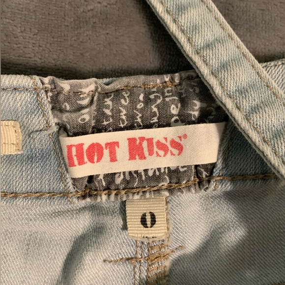 Hot Kiss - Light Wash Demin - Low Cut Overalls - Picture 3 of 3